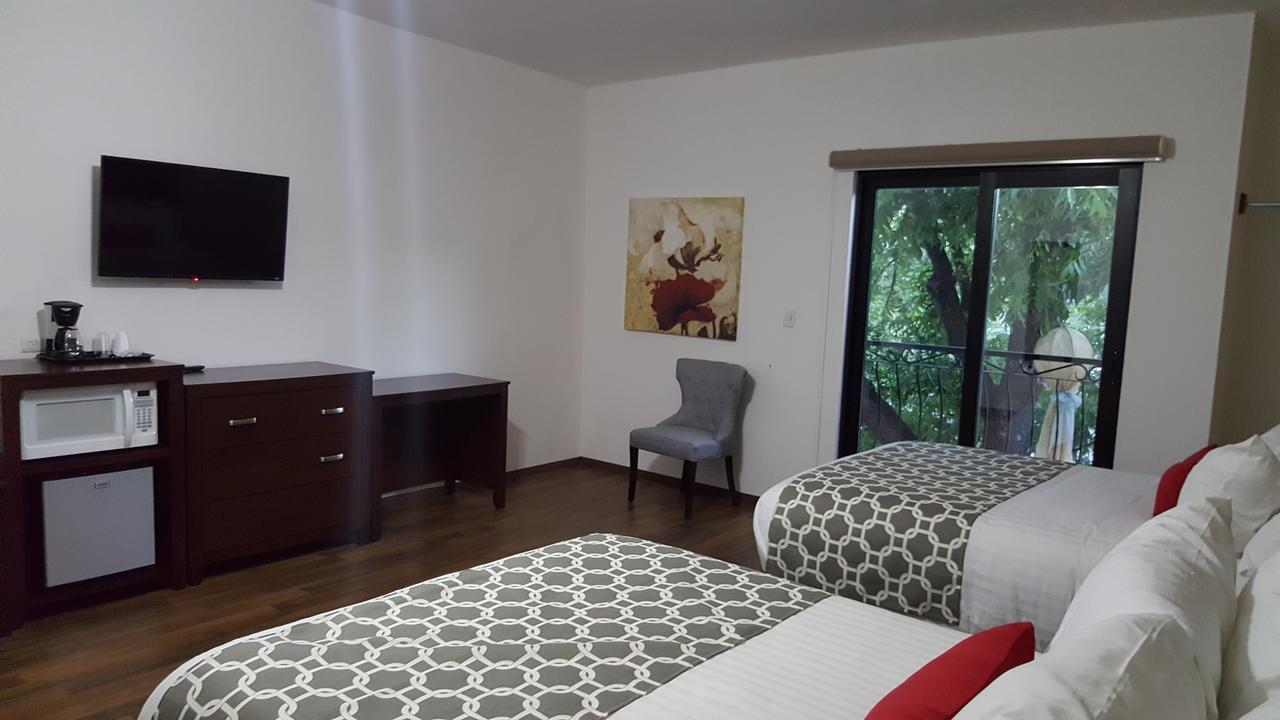 Los Nogales Inn Camargo Esterno foto